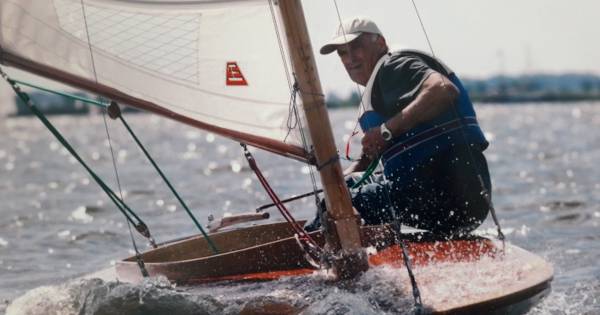 Harry Gierveld uit Aadorp vaart alle Friezen eruit