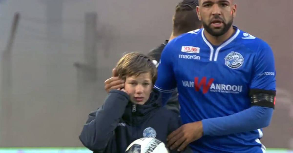 Vuurwerkbom en rellen bij FC Den Bosch - FC Dordrecht ...