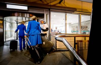 Grondpersoneel KLM legt maandagochtend werk neer