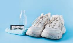 Mogen je vuile sportschoenen in de wasmachine? Zo krijg je ze zo goed als nieuw