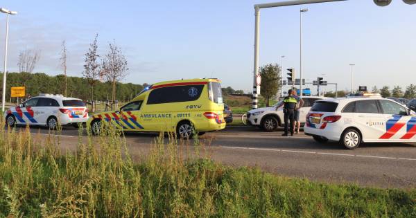 Fietser raakt gewond bij aanrijding met auto in Leidsche Rijn .