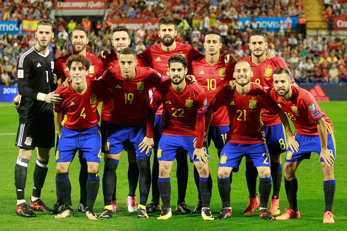 Het nationale elftal van Spanje voor de wedstrijd tegen Albanië.