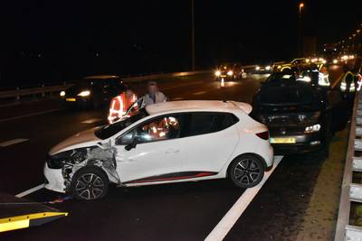 Rijstroken A73 tijdelijk afgesloten bij Nijmegen door kettingbotsing
