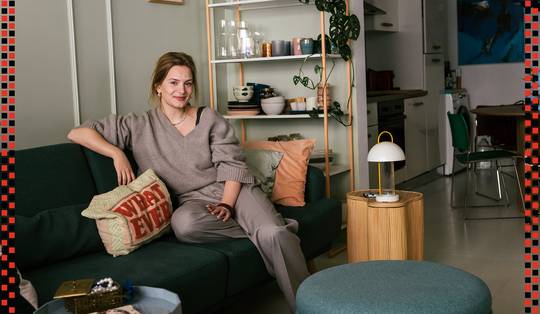 Lieve Oomen toverde haar appartement in Elsene om tot eerbetoon aan haar grootouders