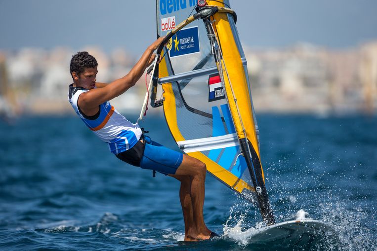 Windsurfer Kiran Badloe sleept wereldtitel binnen | Trouw