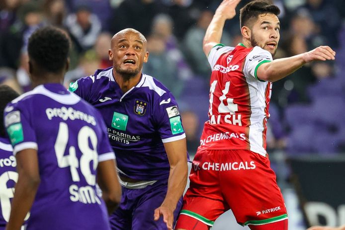 Sandy Walsh in het shirt van Zulte Waregem