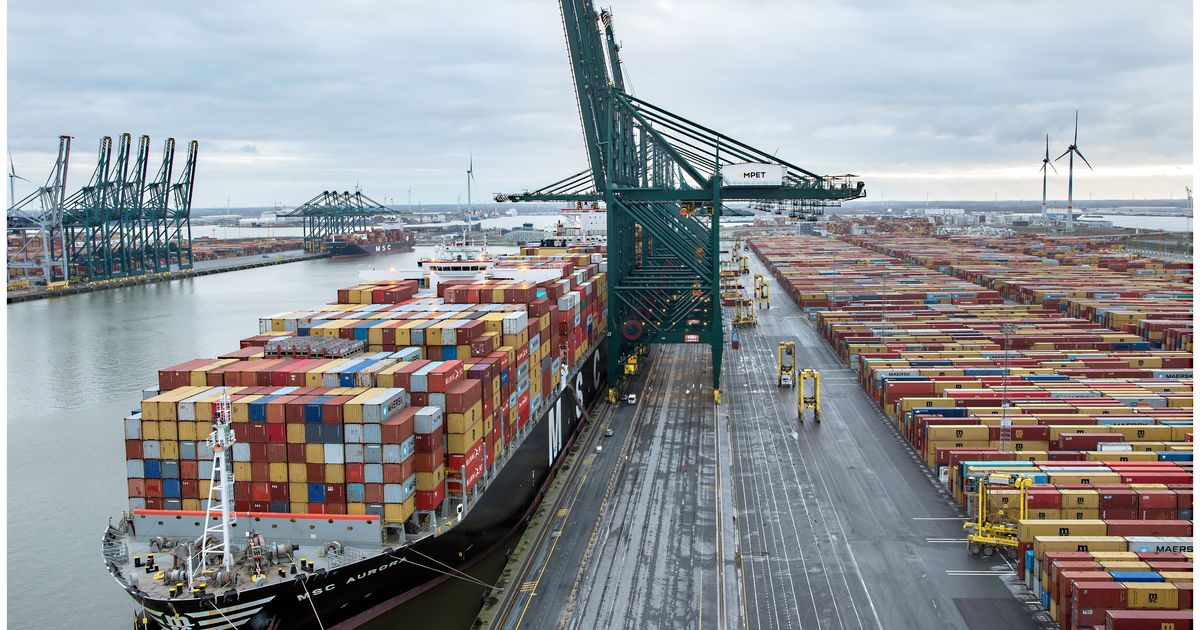 Nooit eerder werden zoveel containers geladen en gelost van één schip in haven Antwerpen