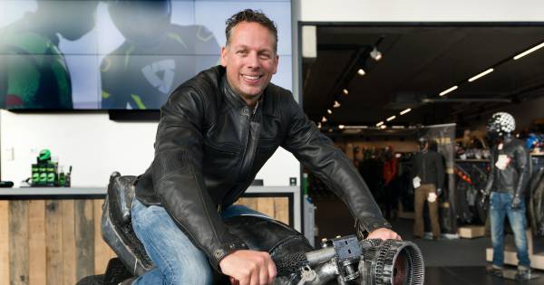 Veertienhonderd helmen op voorraad: bij Chromeburner in Nieuwkuijk is het altijd hoogseizoen - BD.nl