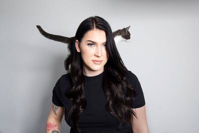 YouTube-ster Jessie Maya wil geen knuffels meer geven: Te intiem