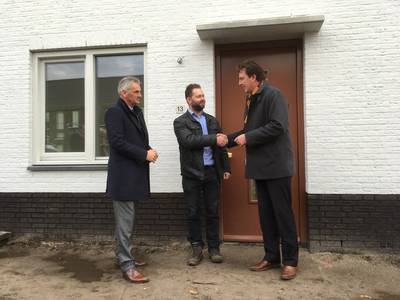 De bewoners kunnen in hun nieuwe energiezuinige woningen in Prinsenbeek