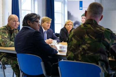 Koning bezoekt kazerne: Honderd procent veiligheid bestaat niet