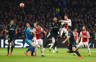 VAR staat openingstreffer Ajax in de weg