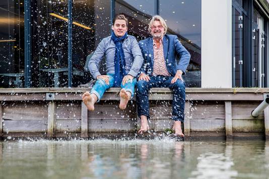Ook vader Rob en zoon Stijn Baan, bekende ondernemers uit Monster, doen mee aan A Local Swim.
