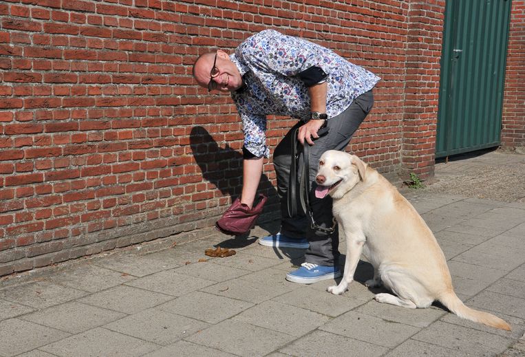 Je hond kiest weloverwogen hoe en waar hij zijn uitwerpselen achterlaat. 