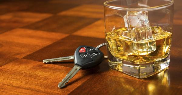 Dronken automobilist met ongeldig rijbewijs van N36 geplukt