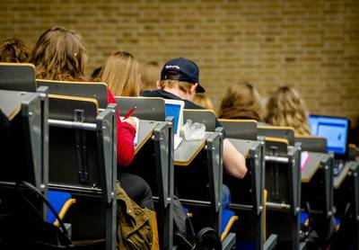 Raad van State maakt gehakt van voorstel halvering collegegeld