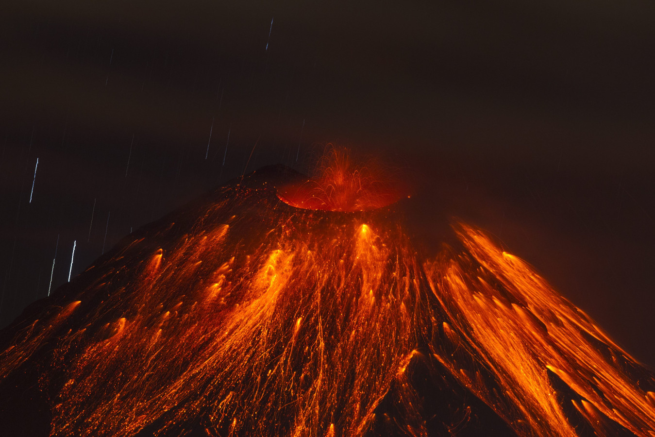 Как выглядит вулкан внутри фото