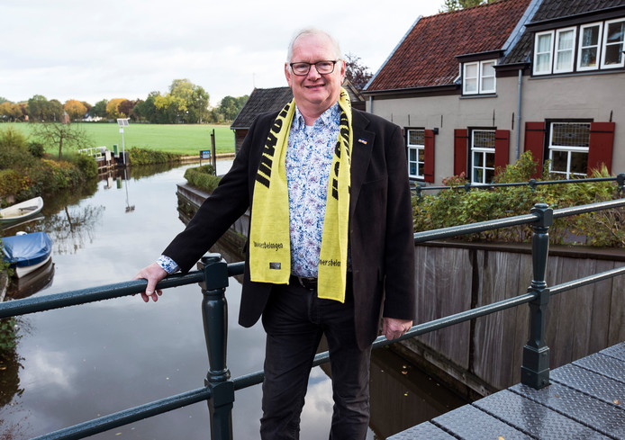 Hendrie van Assem van Inwonersbelang. Zijn partij bestaat 25 jaar.