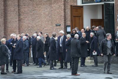 Dik Wessels onder grote belangstelling begraven