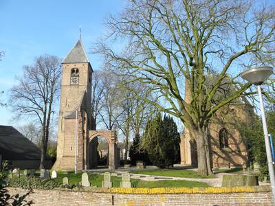 Dieven stelen regenpijpen en bliksemafleiders van protestante kerk Dreumel