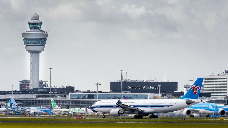 Grote verkeerstoren Schiphol bestaat 25 jaar | Het Parool