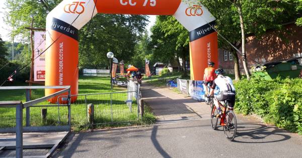 Tecklenburg Rundfahrt van Nijverdalse toerclub probleemloos verlopen | Hellendoorn - Tubantia