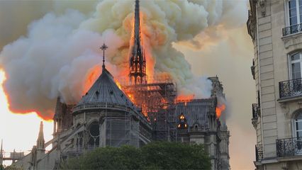 32. De brand in de Notre-Dame