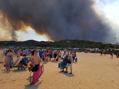 Bosbranden in Frankrijk: Wijchens gezin slaapt al twee nachten op het strand