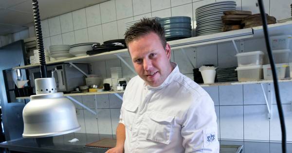 Dorpskok: Proost! Verse bolletjes met Dommelsch bij restaurant Broertjes in Dommelen