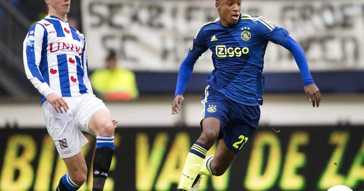 De Boer geeft 'man van de wedstrijd' Bazoer een negen ...