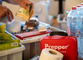 Kabinet wil dat Nederlanders een noodpakket voor 72 uur in huis hebben