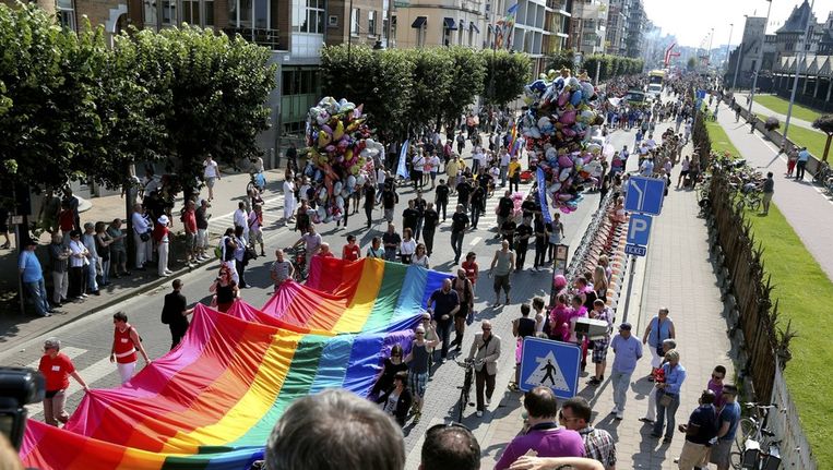 Kleurrijke Gay Pride Parade Trekt Over De Antwerpse Scheldekaaien Binnenland Nieuws Hln