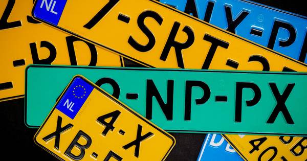 Dief steelt kentekenplaten in Bentelo en gaat ‘gratis’ tanken