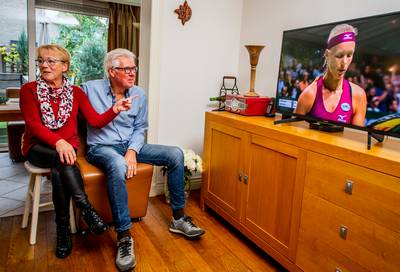 Tennis kijken bij de familie Bertens: ‘Kom op Kiek, sla die winner. Je kunt het!’