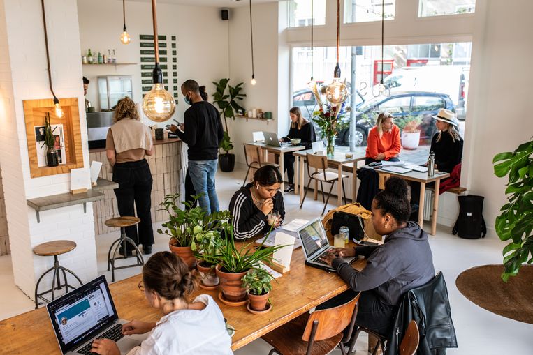 Koffiezaak Yusu wil ook een podium zijn voor creatievelingen