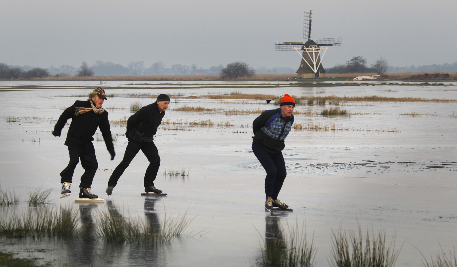 Schaatskoorts Stijgt In Nederland Vergadering Van Elfstedencomite Foto Hln Be