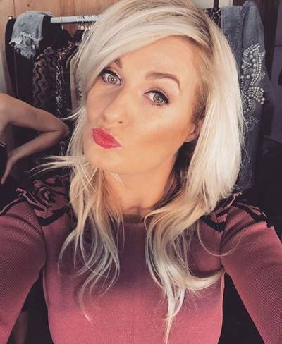 Miss Montreal niet te herkennen en Sonja Bakker paradeert in mini-broekje