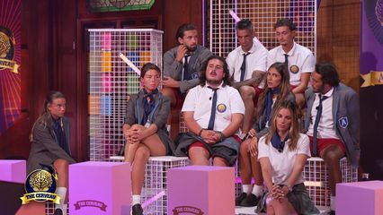 8. Les premières trahisons