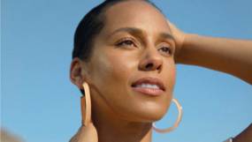 Alicia Keys’ ultieme selfcare-ritueel kan je thuis makkelijk zelf doen (en het kost je niks)