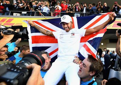 Hamilton wil ‘op z'n minst in de buurt komen’ van records Schumacher