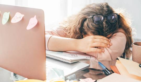 Waarom uitstelgedrag meer is dan luiheid: ‘De uitsteller is zijn eigen slechtste baas en zijn eigen slechtste werknemer’