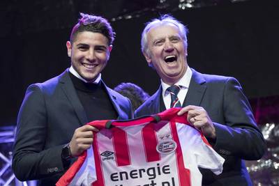 'Maxi' Romero heeft zijn PSV-shirt