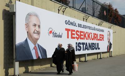 Kandidaten partij Erdogan betwisten verlies in verkiezingen
