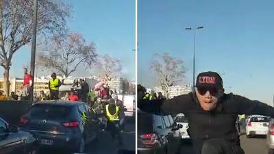 Heftige beelden van Franse agente die door gele hesjes wordt belaagd