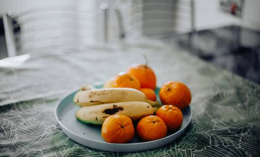 Fruitvliegjes in huis? Zó kom je ervan af volgens de poetsgoeroe