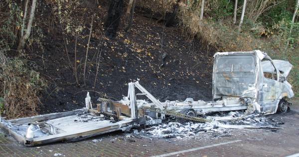 Vrachtwagen brandt uit in Ubbergen