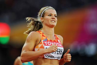 Schippers soepel naar halve finales 200 meter