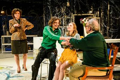 Toneelversie Turks Fruit: uiterst boeiend en vermakelijk