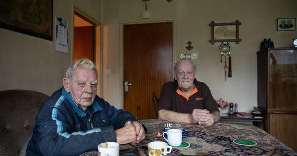 Burgemeester Dadema van Raalte bezoekt vandaag overvallen broers uit Heeten - De Stentor