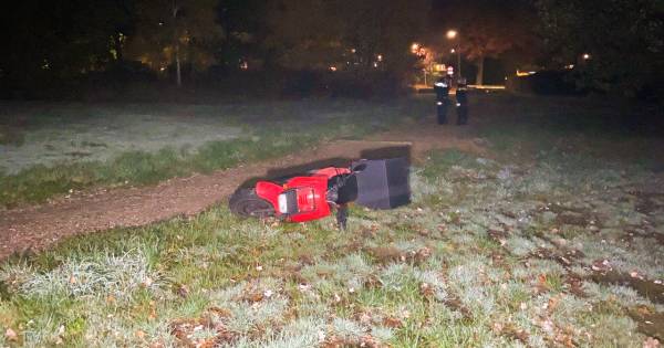 De verdachte stal na het steekincident vermoedelijk een scooter van een maaltijdbezorger.